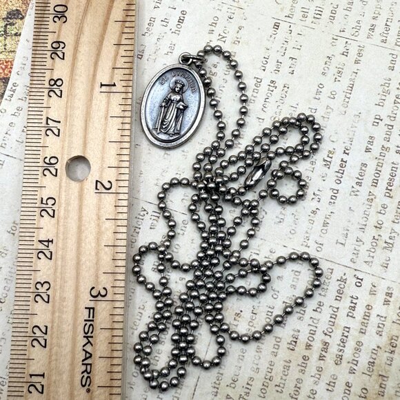 Vintage Old Silver Saint St Dymphna Crown and Sword Religious Medal Necklace - Picture 8 of 9